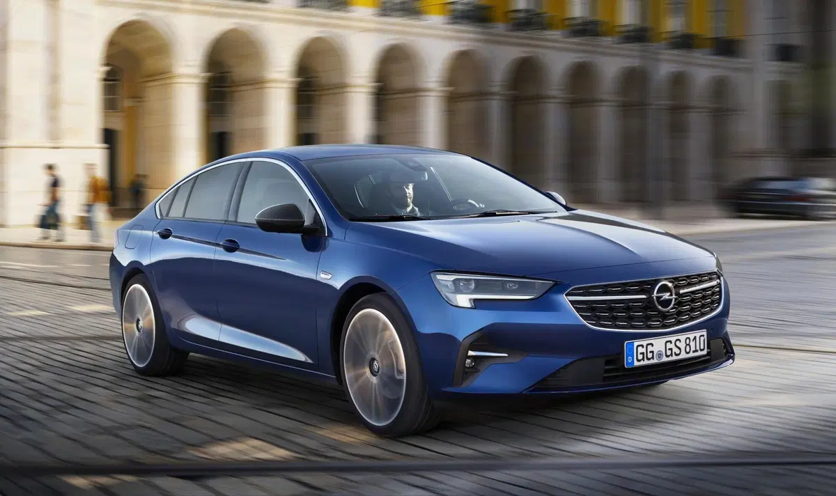 Opel Insignia 2.0 BiTurbo CDTI S&S AWD aut. Grand Sport GSi (19)
