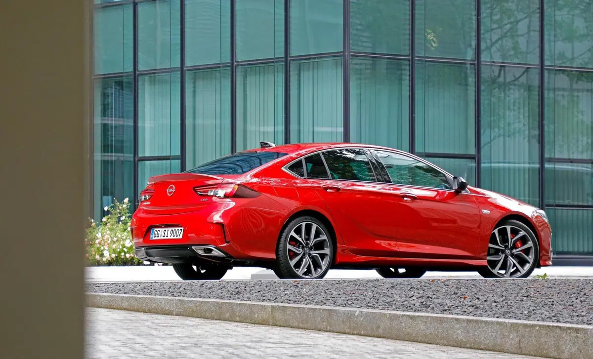 Opel Insignia 2.0 BiTurbo CDTI S&S AWD aut. Grand Sport GSi (16)