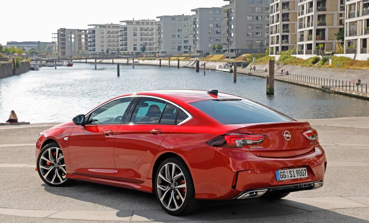 Opel Insignia 2.0 BiTurbo CDTI S&S AWD aut. Grand Sport GSi (13)