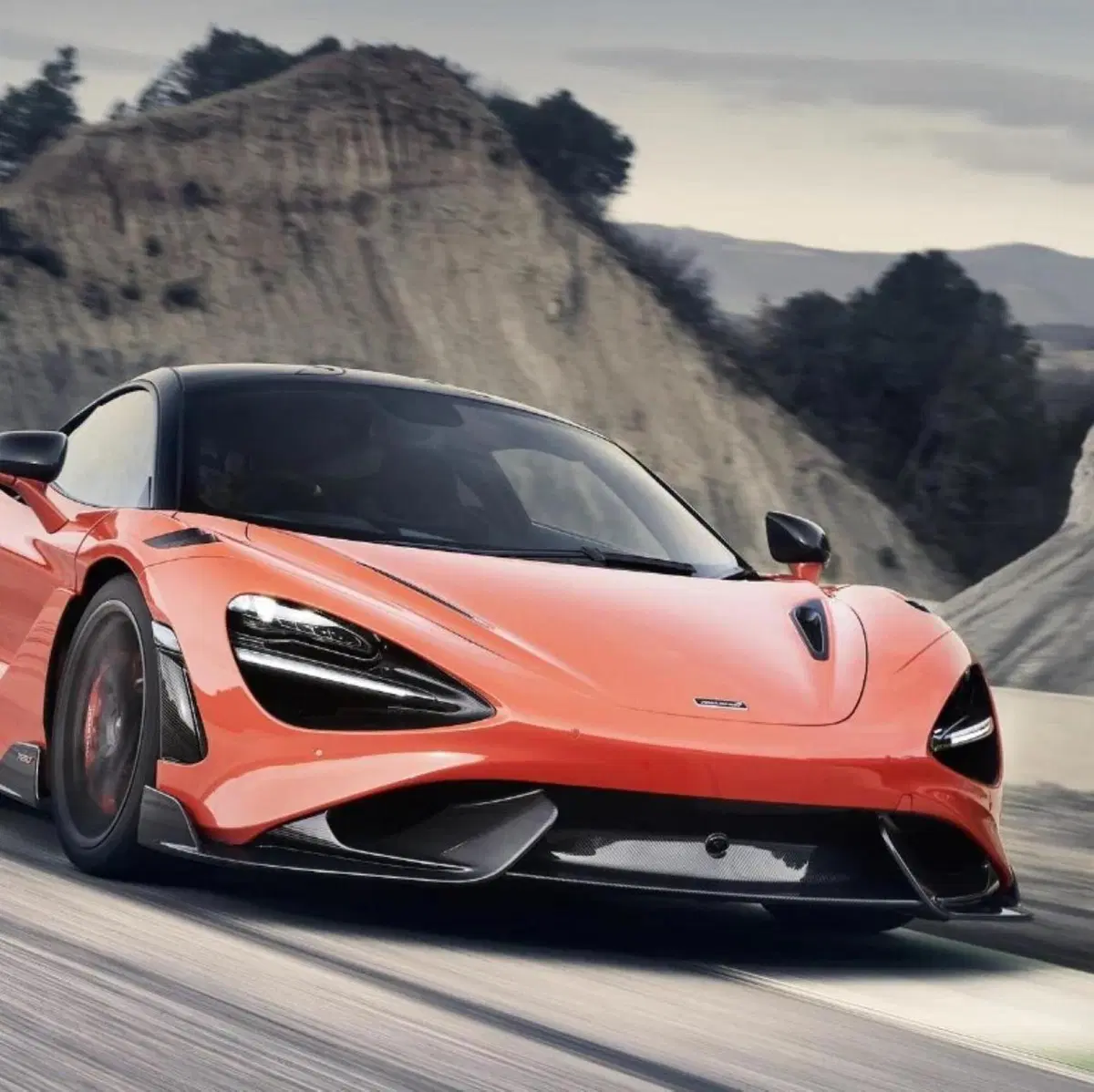 McLaren 765LT