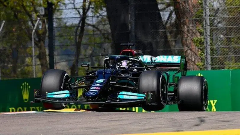 Formula 1, Hamilton: "Ancora non abbiamo visto il potenziale delle Red Bull"