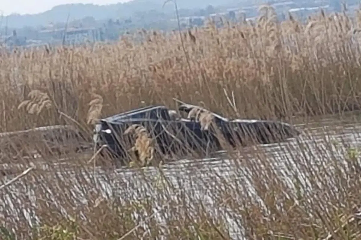 Sirmione: la Ferrari 812 Barchetta tuffata nel lago. Ok Barchetta, ma così no! (2)