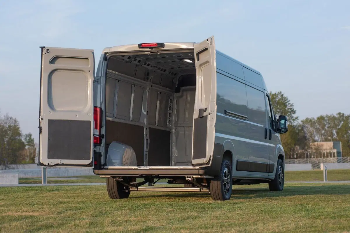 Fiat Professional E-Ducato, ecco l'urban specialist a zero emissioni (9)