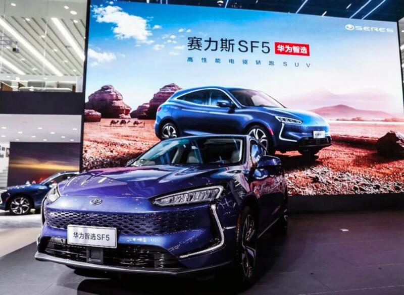 Huawei brucia Apple nelle auto connesse? Il SUV elettrico SF5 gi&agrave; in vendita [Cina, da 27mila &euro;]