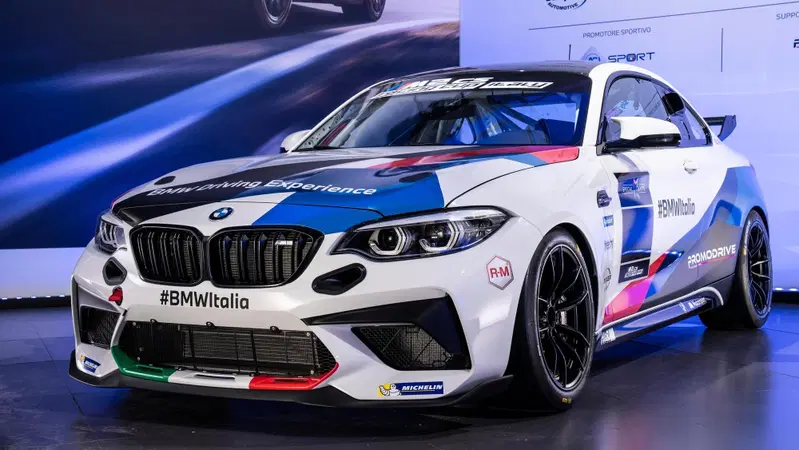 BMW M2 CS Racing Cup, il monomarca della casa dell'Elica &egrave; pronto per il debutto a Monza