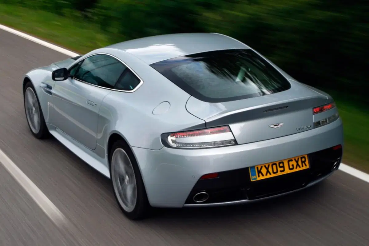 Aston Martin V12 Coupé (2001-20) (6)