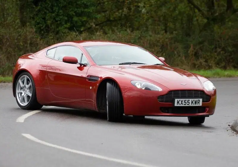 Aston Martin V8 Vantage (2005-20) (7)