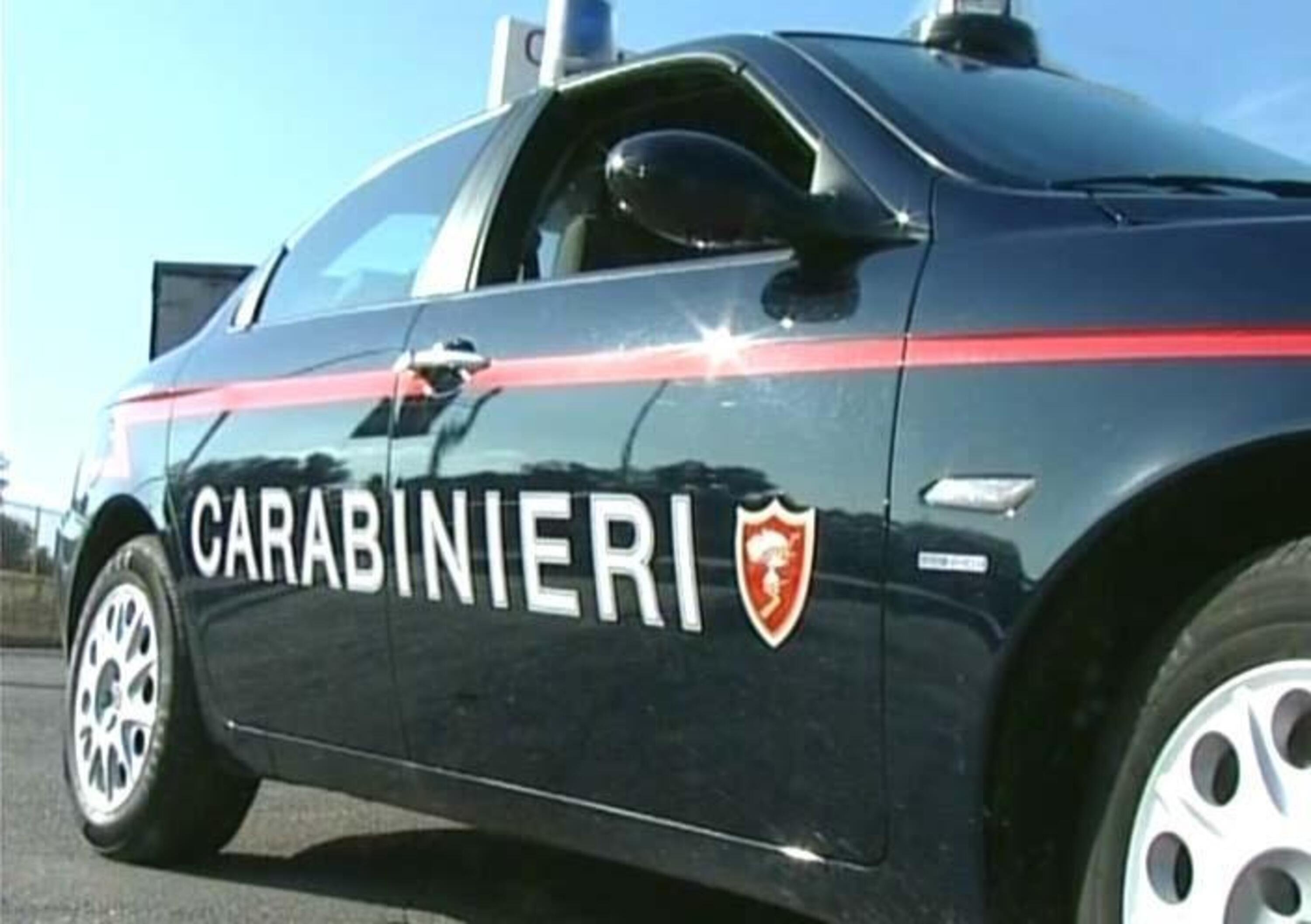 Cremona: vede passare la sua auto rubata e chiama i Carabinieri. Denunciata una donna