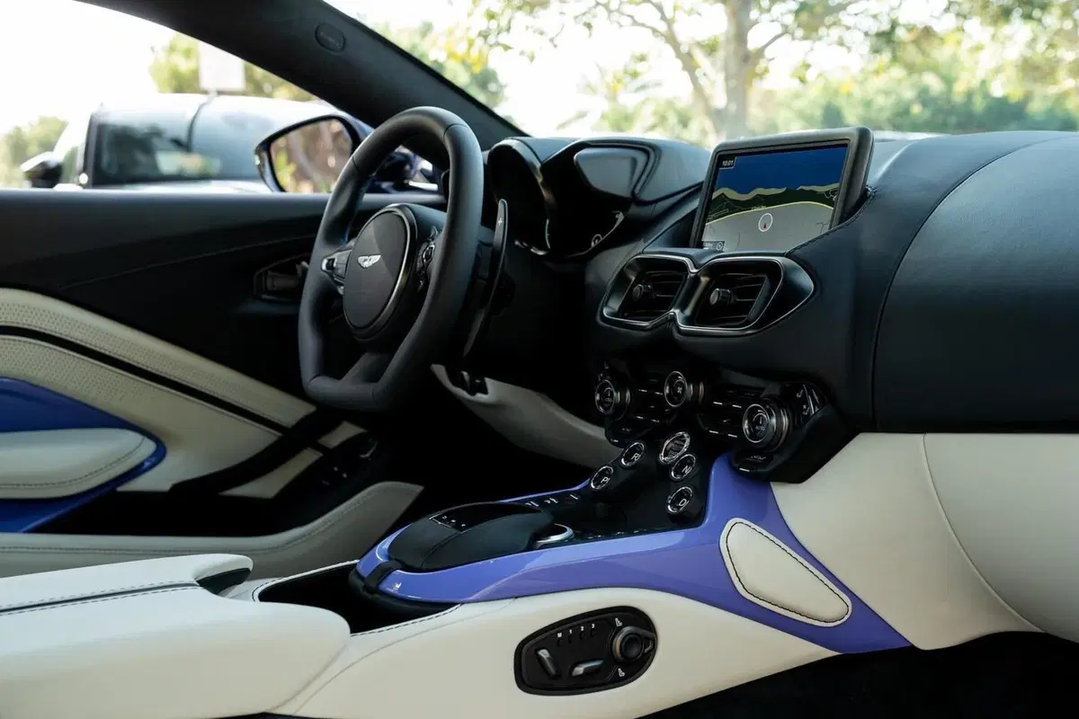 Aston Martin Pastel, l’edizione speciale per celebrare i colori della California (6)