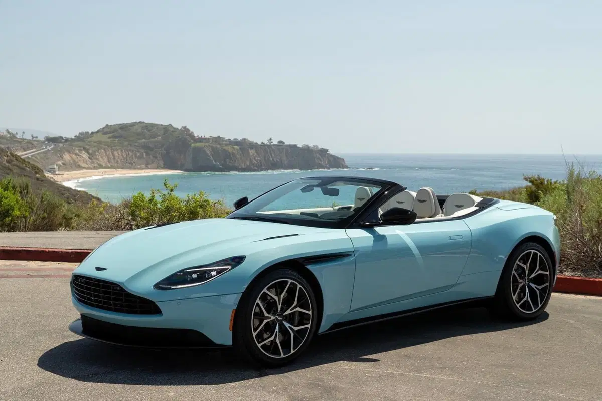 Aston Martin Pastel, l’edizione speciale per celebrare i colori della California (13)