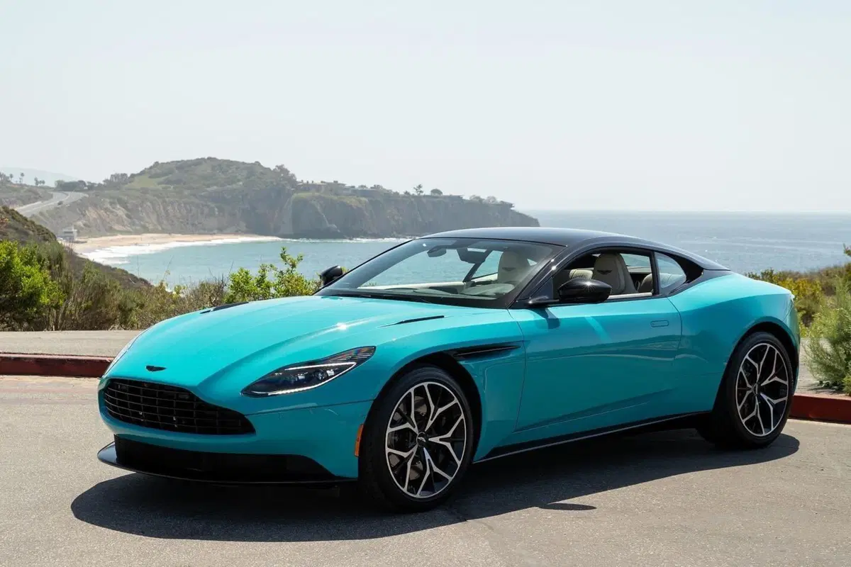 Aston Martin Pastel, l’edizione speciale per celebrare i colori della California (16)