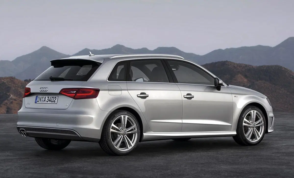 Audi A3 Sportback 30 TDI Admired (4)