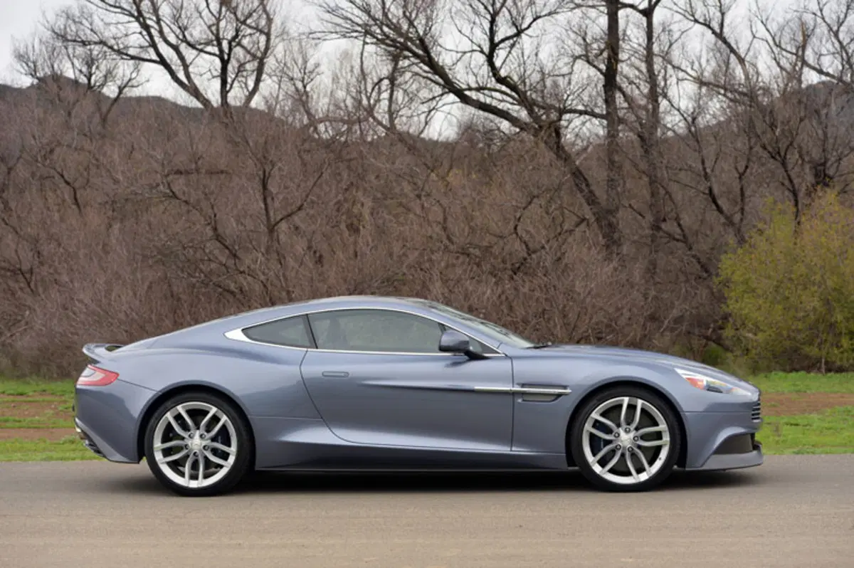 Aston Martin Vanquish (2012-20) (6)