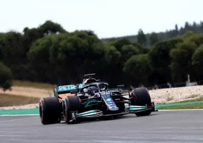 F1, GP Portogallo 2021 FP2: Hamilton al top
