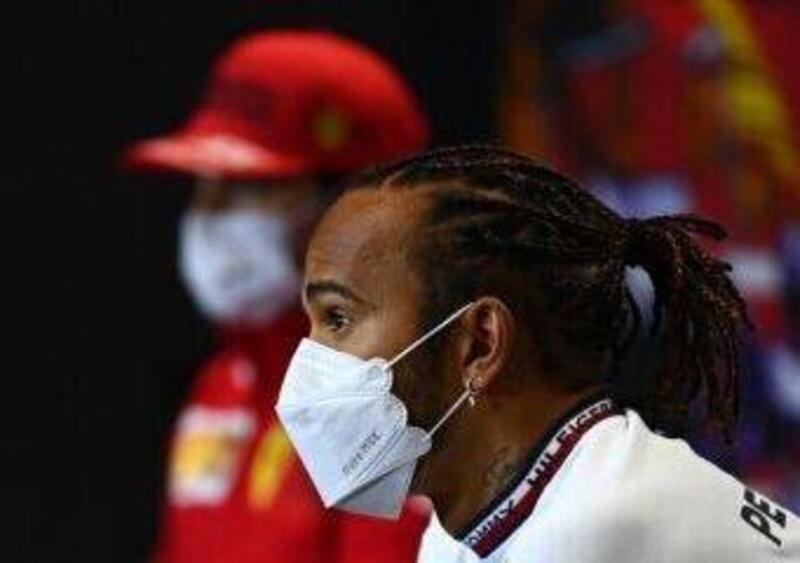 Formula 1, Hamilton: &quot;E&#039; stata una sfida mantenere in pista la macchina&quot;