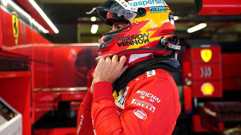 F1, Sainz dice di aver trovato qualcosa nella monoposto. Ma forse ha ritrovato se stesso