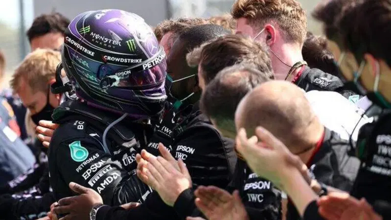 Formula 1, Hamilton: "Gara difficile a livello fisico e mentale"
