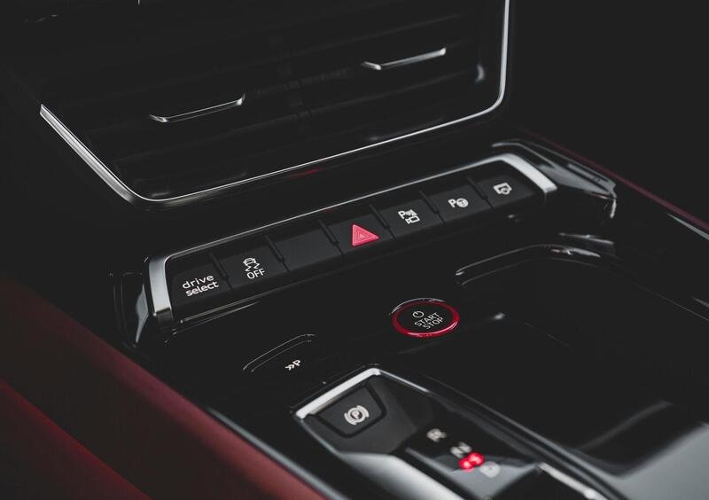 Audi RS e-Tron GT (2021-->>) (16)