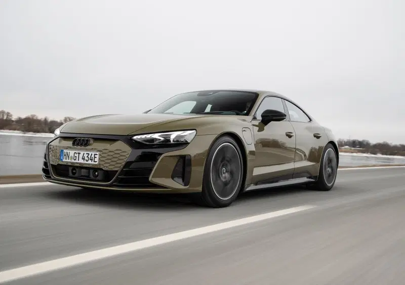 Audi RS e-Tron GT (2021-->>) (6)