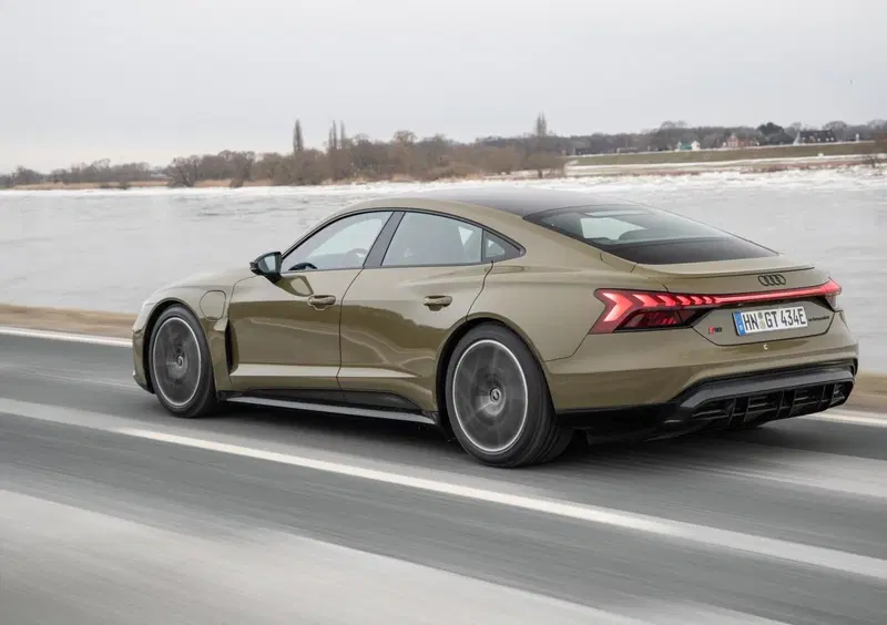 Audi RS e-Tron GT (2021-->>) (7)