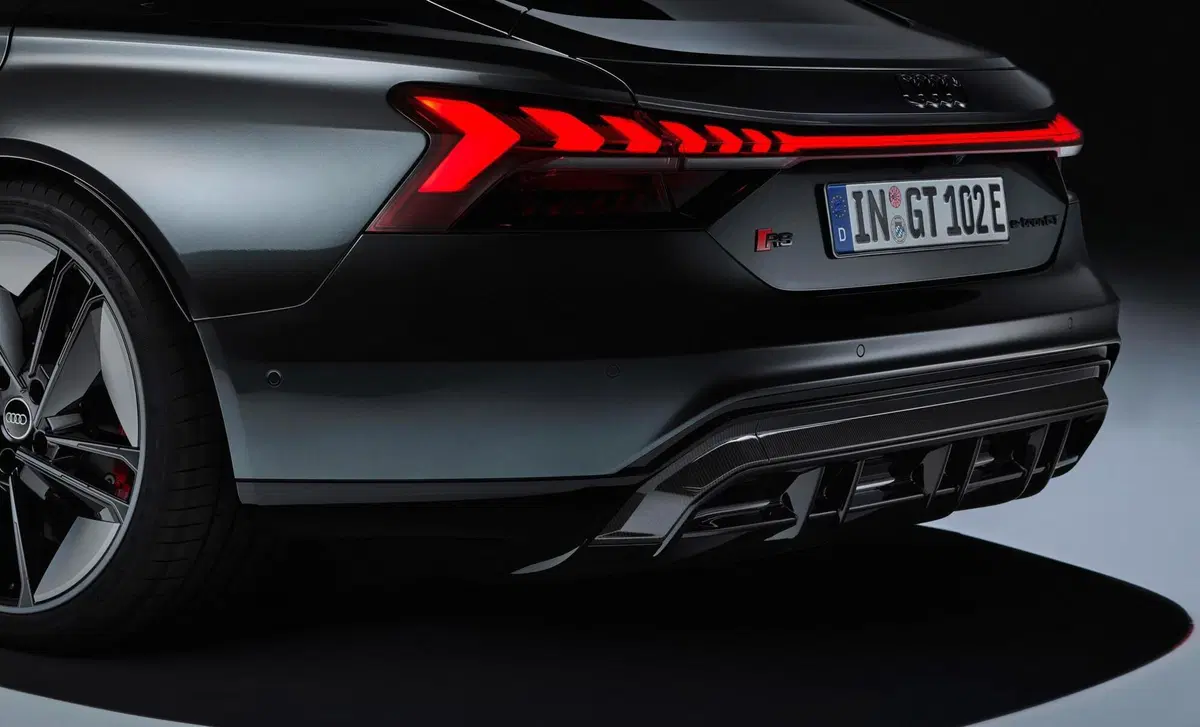 Audi RS e-Tron GT (2021-->>) (24)