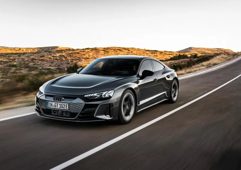 Audi RS e-Tron GT (2021-->>) (8)