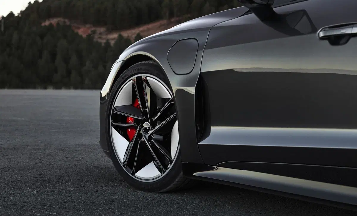 Audi RS e-Tron GT (2021-->>) (21)