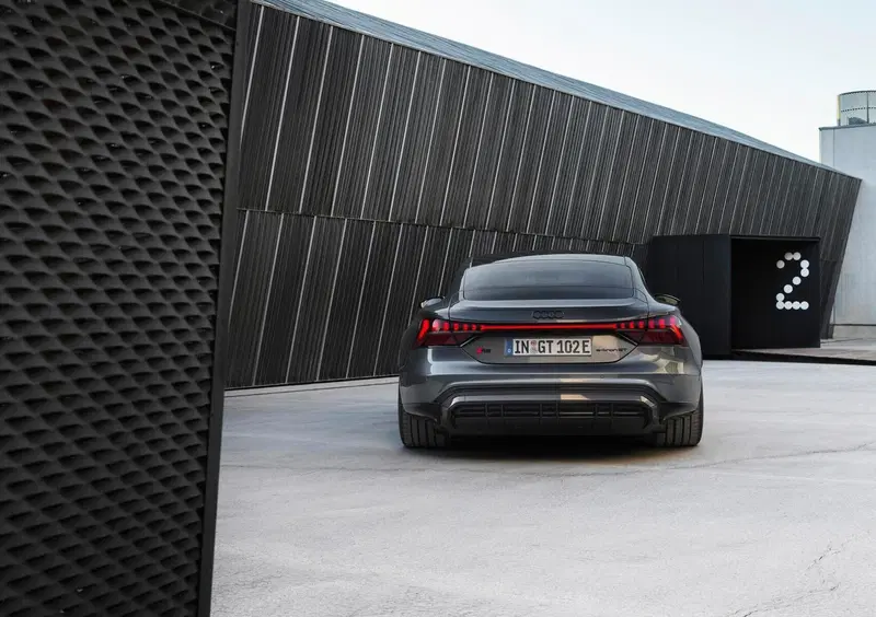 Audi RS e-Tron GT (2021-->>) (5)