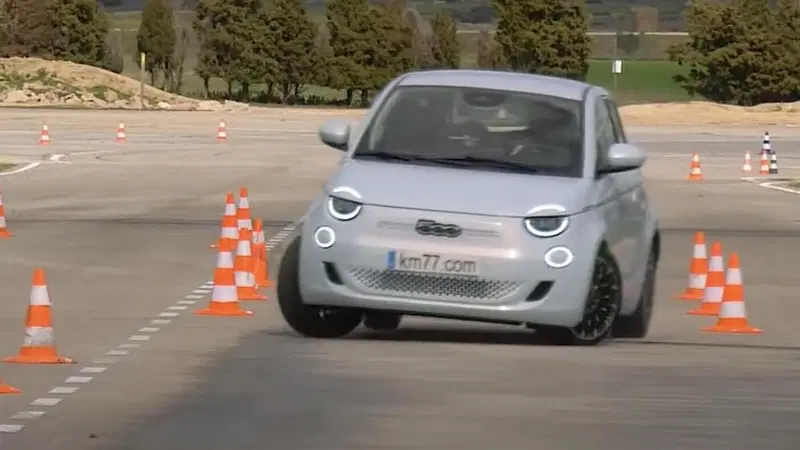 Fiat 500e supera "alla grande" la prova dell'alce: stabile e precisa, nonostante peso e passo corto