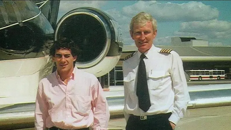 Senna nel cuore: il ricordo strappalacrime del suo pilota d'aereo privato (che gli cedeva i comandi)