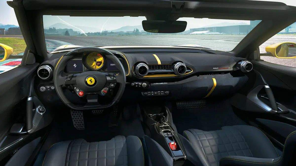 Ferrari 812 Competizione | C'è anche la Competizione A Targa. 830 i CV... (8)