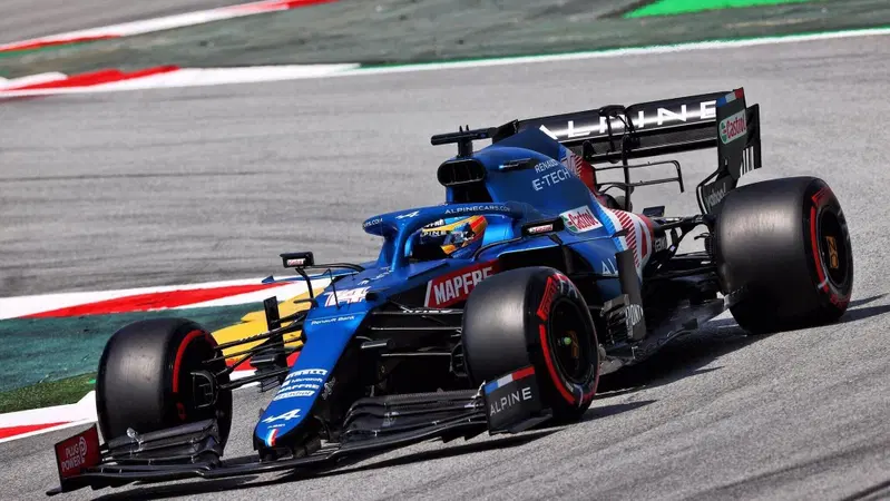 F1. Ferrari-McLaren, tra i due litiganti l'Alpine disturba