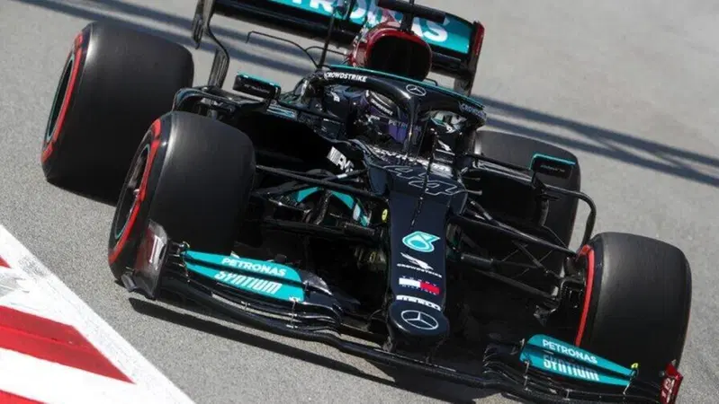 Formula 1, Hamilton: "E' stato un ottimo inizio di week end"