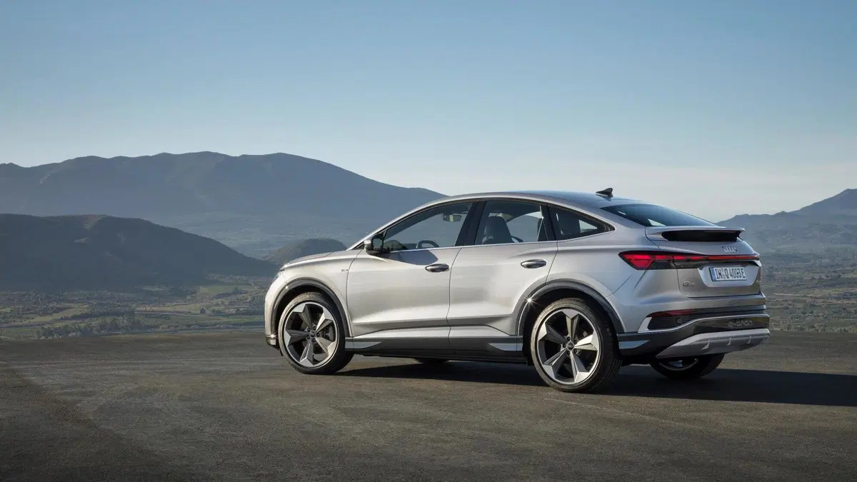 Audi Q4 Sportback 45 Business quattro 286cv (9)