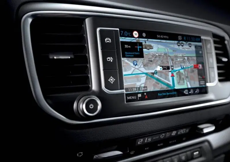 Peugeot Traveller (2016-->>) (15)