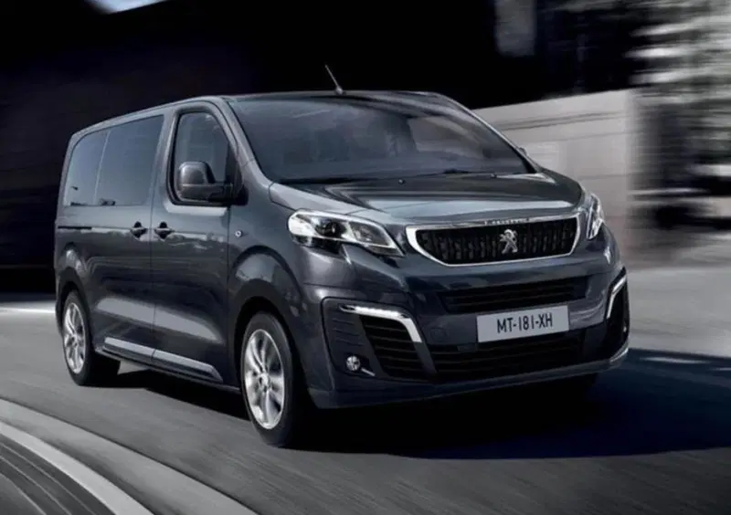 Peugeot Traveller (2016-->>) (10)