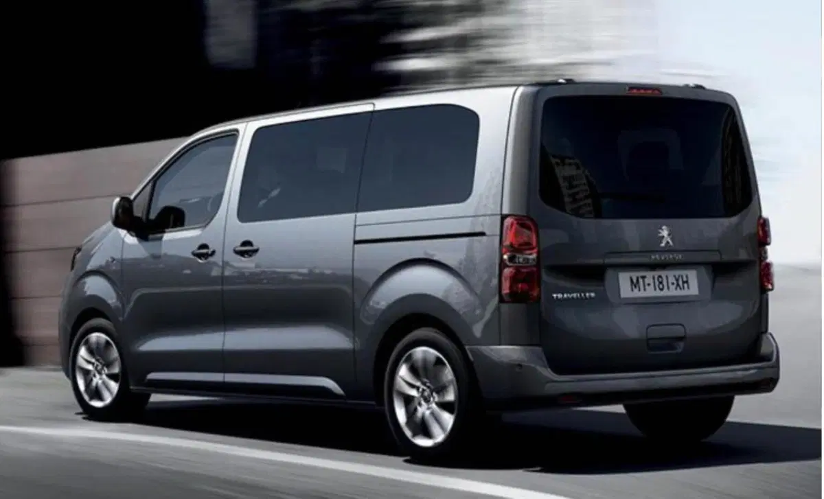 Peugeot Traveller (2016-->>) (9)