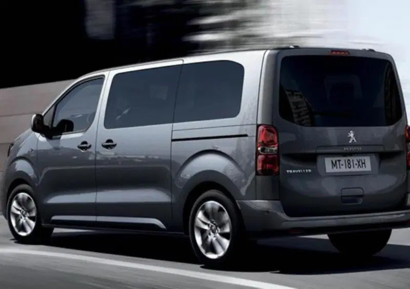 Peugeot Traveller (2016-->>) (9)