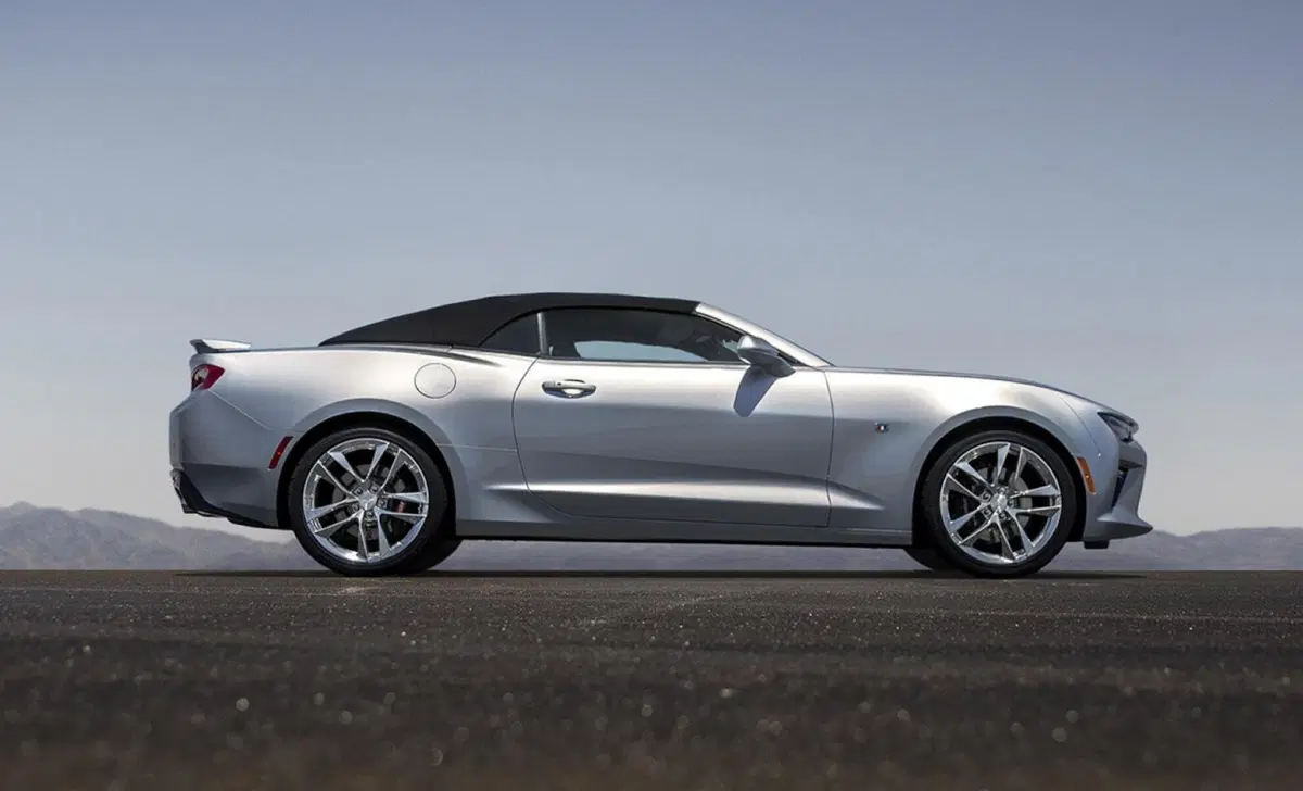 Chevrolet Camaro Cabrio (2016-->>) (16)