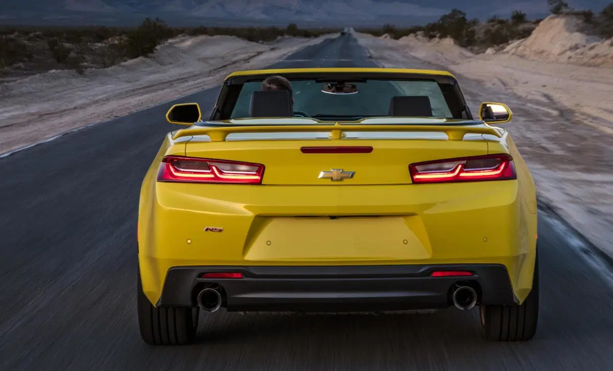 Chevrolet Camaro Cabrio (2016-->>) (19)