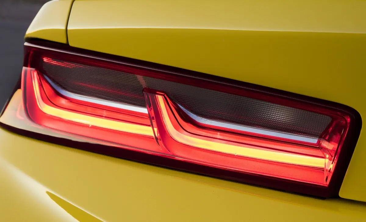 Chevrolet Camaro Cabrio (2016-->>) (32)