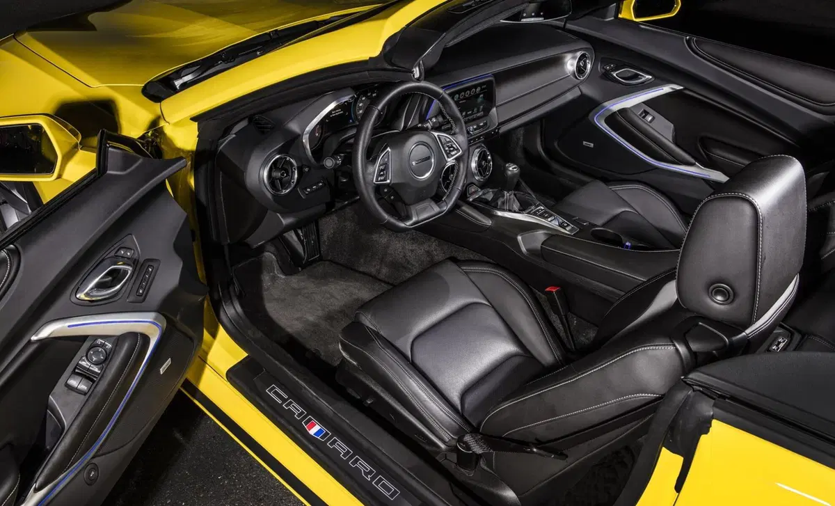 Chevrolet Camaro Cabrio (2016-->>) (26)