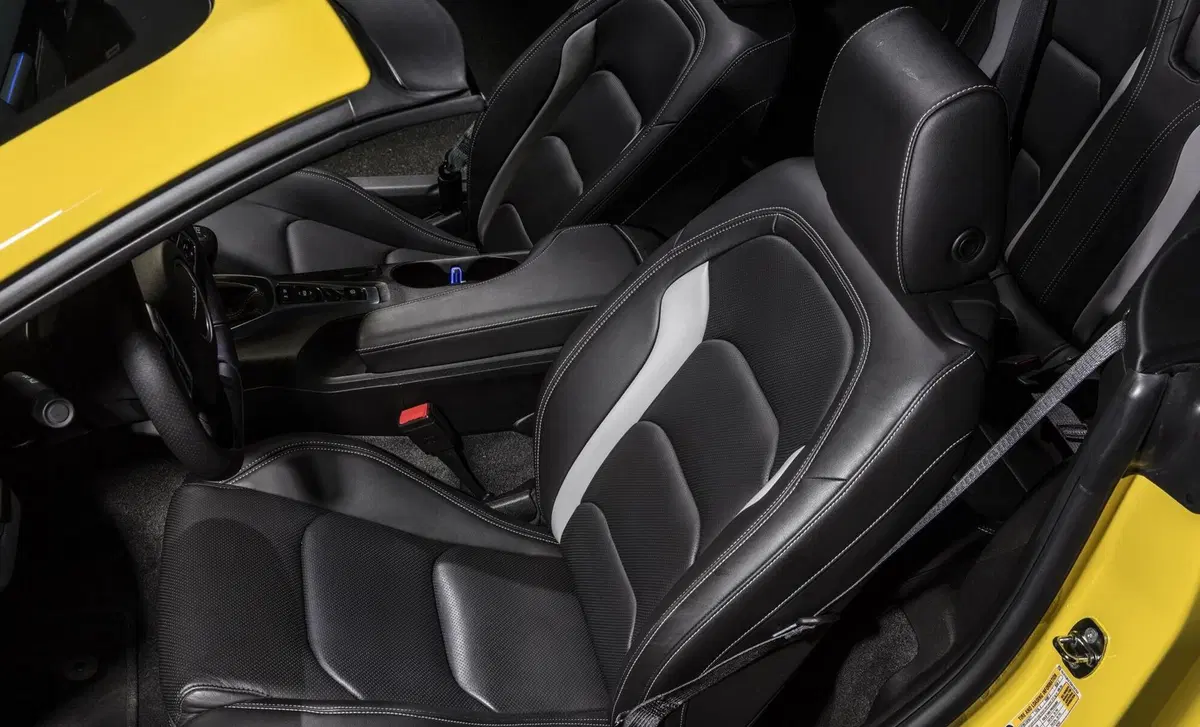 Chevrolet Camaro Cabrio (2016-->>) (29)