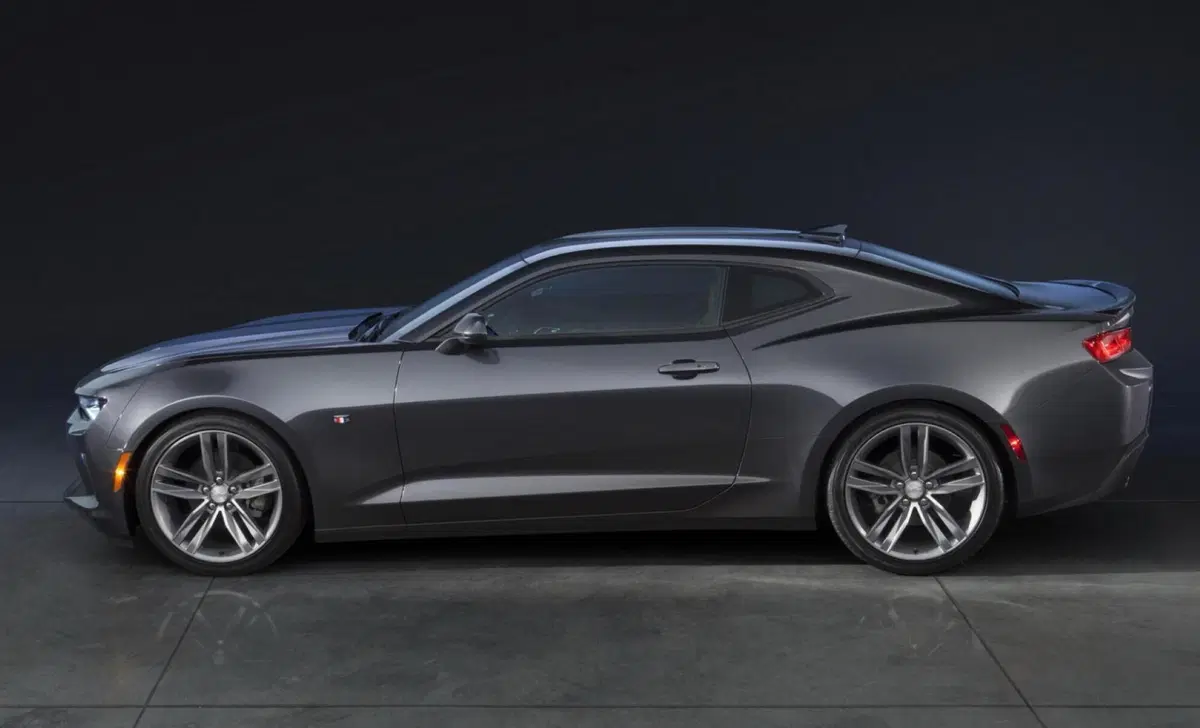 Chevrolet Camaro Coupé Turbo Coupé Sport (28)