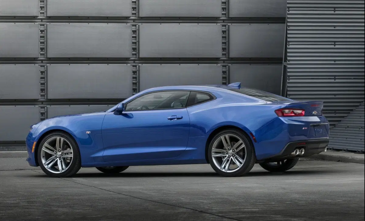 Chevrolet Camaro Coupé Turbo Coupé Sport (29)