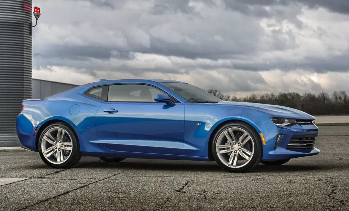 Chevrolet Camaro Coupé Turbo Coupé Sport (31)