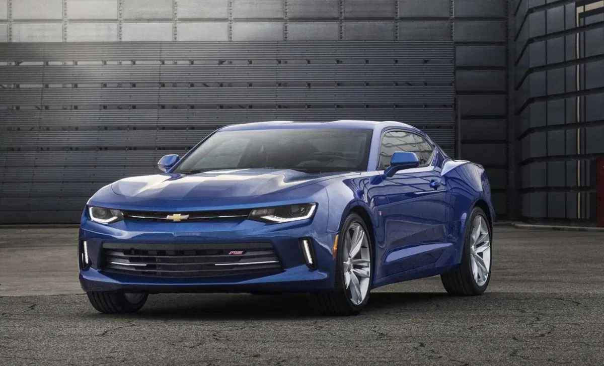 Chevrolet Camaro Coupé Turbo Coupé Sport (30)