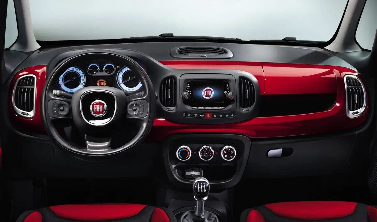 Fiat 500L 1.3 Multijet 95 CV Red (29)