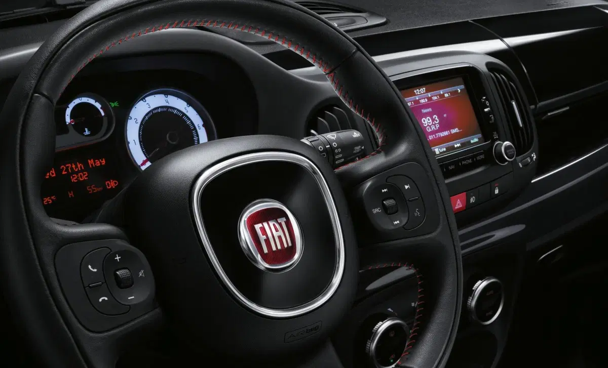 Fiat 500L 1.3 Multijet 95 CV Red (39)
