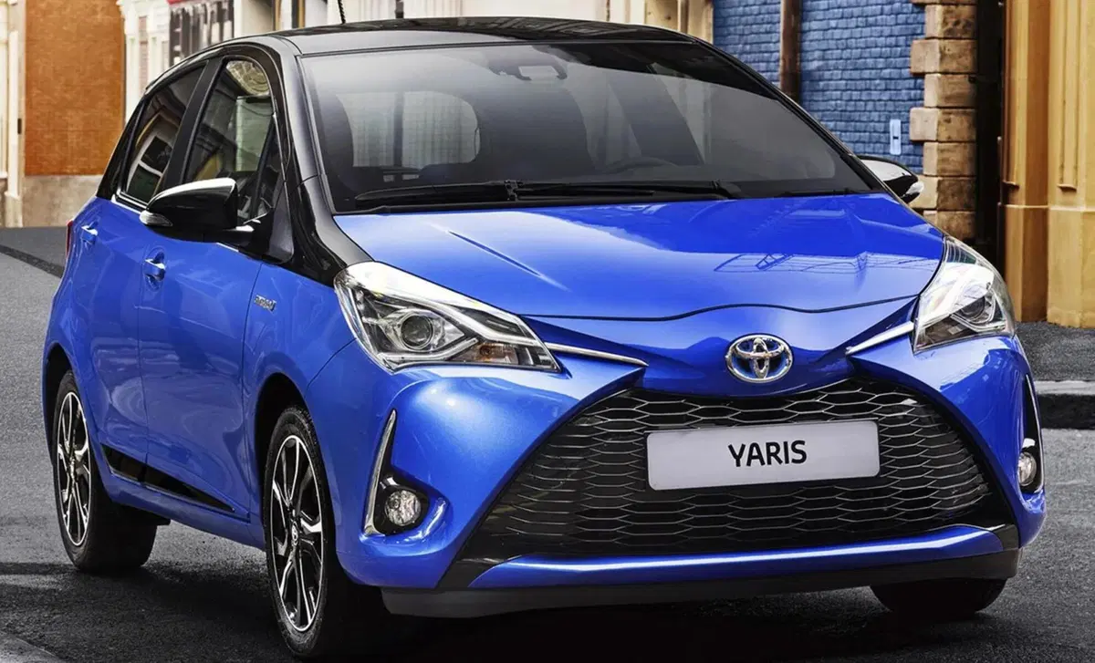 Toyota Yaris 1.0 72 CV 3 porte Cool (6)